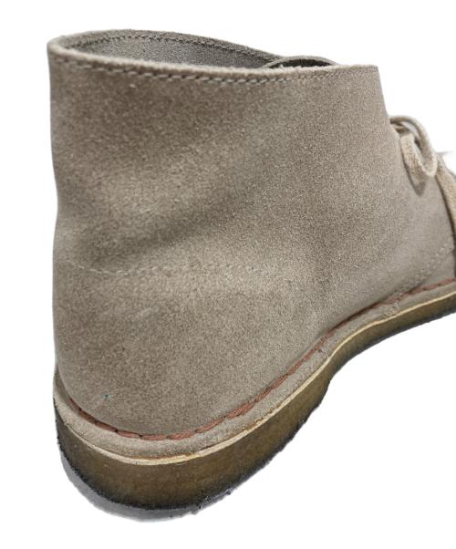CLARKS（クラークス）CLARKS (クラークス) デザートブーツ ベージュ サイズ:8 1/2の古着・服飾アイテム