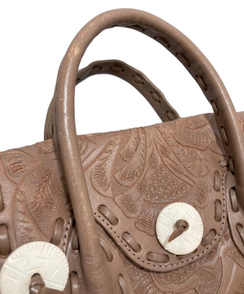 Carving Tribes（カービングトライブス）CARVING TRIBES (カービングトライブス) ミニマエストラグレースコンチネンタル ベージュの古着・服飾アイテム