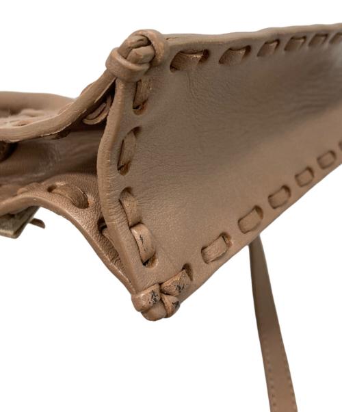 Carving Tribes（カービングトライブス）CARVING TRIBES (カービングトライブス) ミニマエストラグレースコンチネンタル ベージュの古着・服飾アイテム