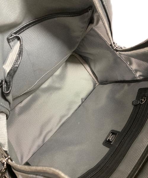 MCM（エムシーエム）MCM (エムシーエム) STARK サイドスタッズ バックパック ブラックの古着・服飾アイテム