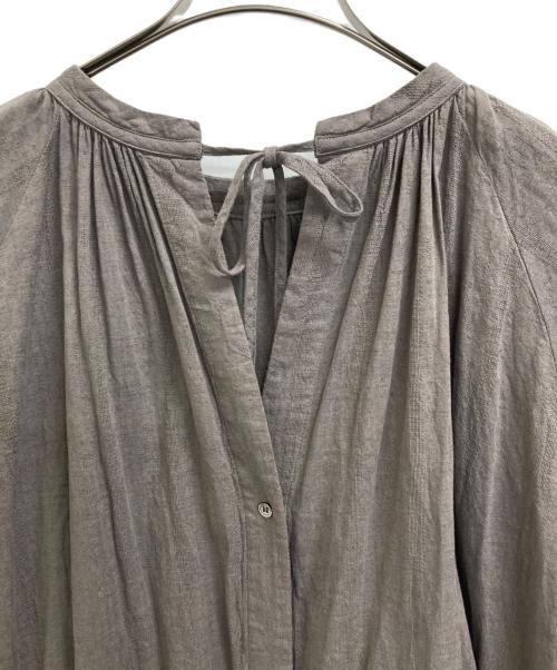 RNA Inc（アールエヌエー）RNA Inc (アールエヌエー) コットンリネンジャガードストライプワンピース グレー サイズ:Mの古着・服飾アイテム