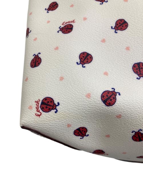 COACH（コーチ）COACH (コーチ) バッグ ホワイトの古着・服飾アイテム