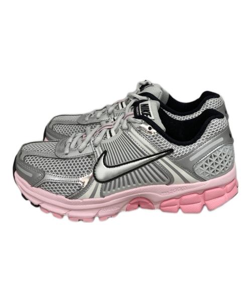 NIKE（ナイキ）NIKE (ナイキ) スニーカー グレー×ピンク サイズ:24 未使用品の古着・服飾アイテム