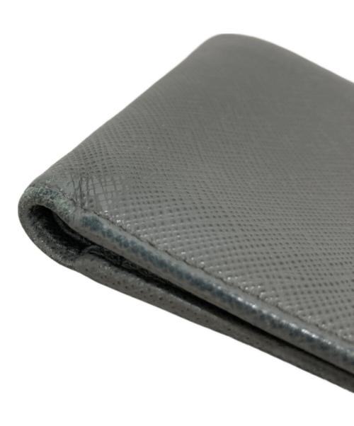 PRADA（プラダ）PRADA (プラダ) 2つ折り財布 グレーの古着・服飾アイテム