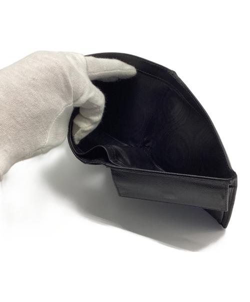 PRADA（プラダ）PRADA (プラダ) 2つ折り財布 ブラックの古着・服飾アイテム