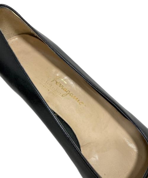 Salvatore Ferragamo（サルヴァトーレ フェラガモ）Salvatore Ferragamo (サルヴァトーレ フェラガモ) ヴァラリボンパンプス ブラック サイズ:8 1/2の古着・服飾アイテム