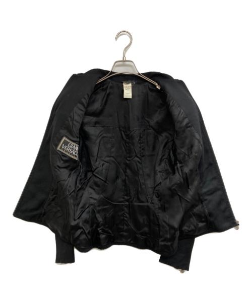 GIANNI VERSACE（ジャンニ・ヴェルサーチ）GIANNI VERSACE (ジャンニ・ヴェルサーチ) セットアップ ブラック サイズ:ｼﾞｬｹｯﾄ：8 ／ ｽｶｰﾄ：42の古着・服飾アイテム