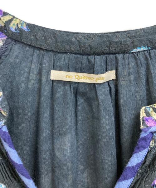 ne quittez pas（ヌキテパ）ne quittez pas (ヌキテパ) Cotton Jacquard Marigold Print Shirring Dress ブラック サイズ:Mの古着・服飾アイテム