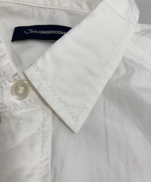 JohnUNDERCOVER（ジョンアンダーカバー）JohnUNDERCOVER (ジョンアンダーカバー) シャツ ホワイト サイズ:3 未使用品の古着・服飾アイテム