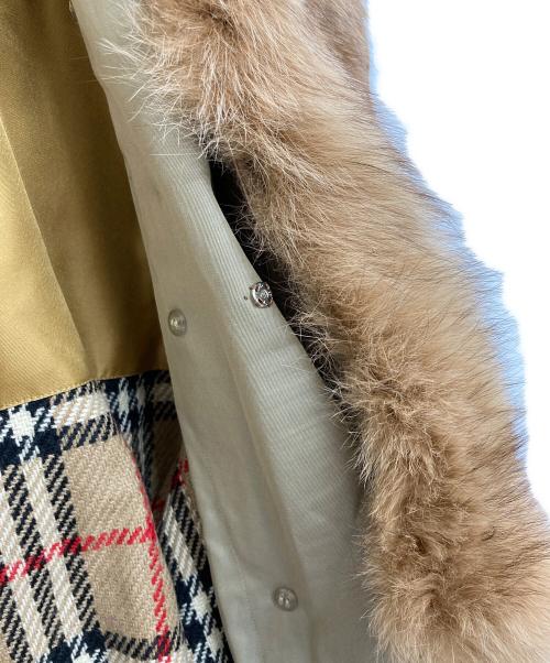 Burberry's（バーバリー）Burberry's (バーバリーズ) ファー付きトレンチコート ベージュ サイズ:7AB2の古着・服飾アイテム