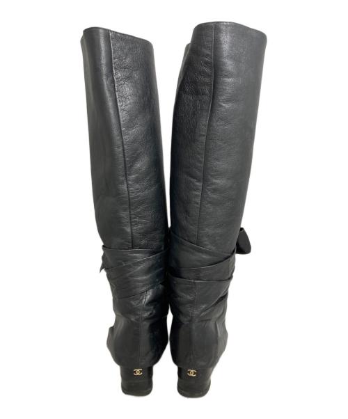 CHANEL（シャネル）CHANEL (シャネル) リボンココマークロングブーツ ブラック サイズ:38の古着・服飾アイテム