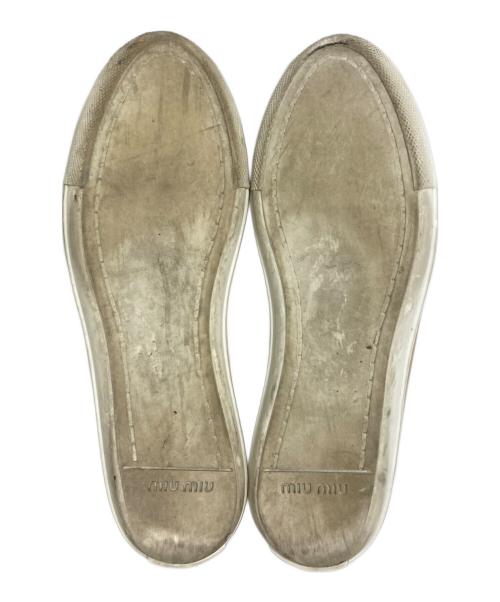 MIU MIU（ミュウミュウ）MIU MIU (ミュウミュウ) スニーカー ベージュ サイズ:36の古着・服飾アイテム