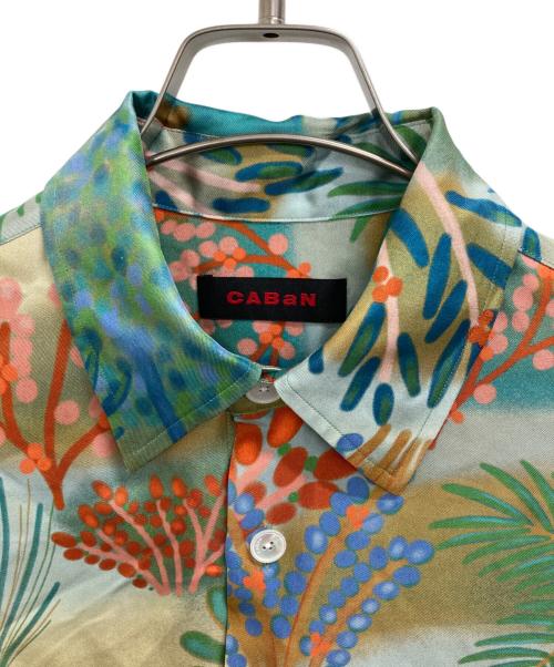 CABAN（キャバン）CABAN (キャバン) シルクツイル LA GRAND FORESTプリントレギュラーカラーシャツ グリーン サイズ:Mの古着・服飾アイテム