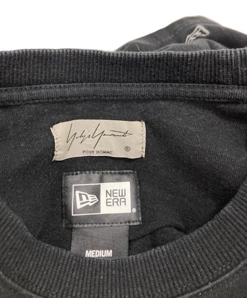 Yohji Yamamoto pour homme（ヨウジヤマモト プールオム）Yohji Yamamoto pour homme (ヨウジヤマモト プールオム) New Era (ニューエラ) Tシャツ ブラック サイズ:Mの古着・服飾アイテム