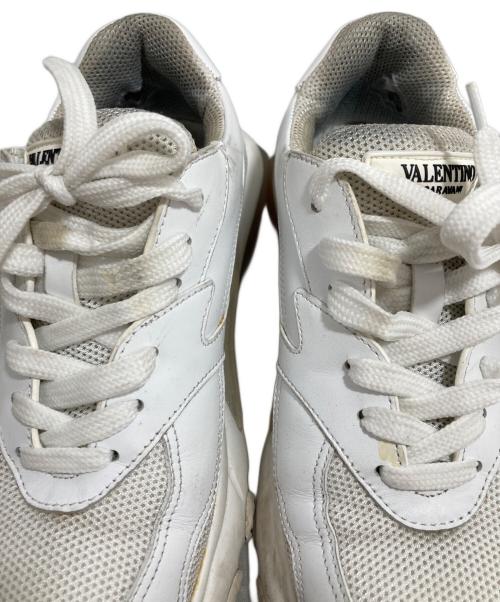 VALENTINO（ヴァレンティノ）VALENTINO (ヴァレンティノ) ローカットスニーカー ホワイト サイズ:37の古着・服飾アイテム
