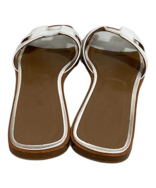 HERMES（エルメス）HERMES (エルメス) オランサンダル ホワイト サイズ:37の古着・服飾アイテム