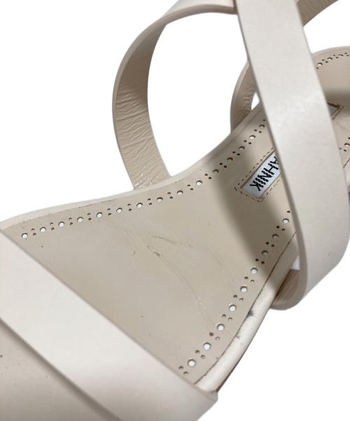 Manolo Blahnik（マノロブラニク）Manolo Blahnik (マノロブラニク) MAGALOUサンダル ベージュ サイズ:37の古着・服飾アイテム