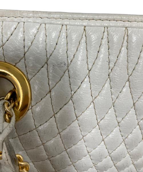 BALLY（バリー）BALLY (バリー) チェーンショルダーバッグ ホワイトの古着・服飾アイテム