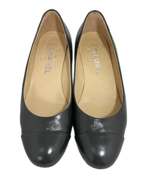 CHANEL（シャネル）CHANEL (シャネル) ココマークパンプス グレー サイズ:36の古着・服飾アイテム