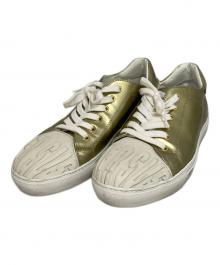 VERSUS VERSACE（ヴェルサス ヴェルサーチェ）の古着「スニーカー」｜ゴールド