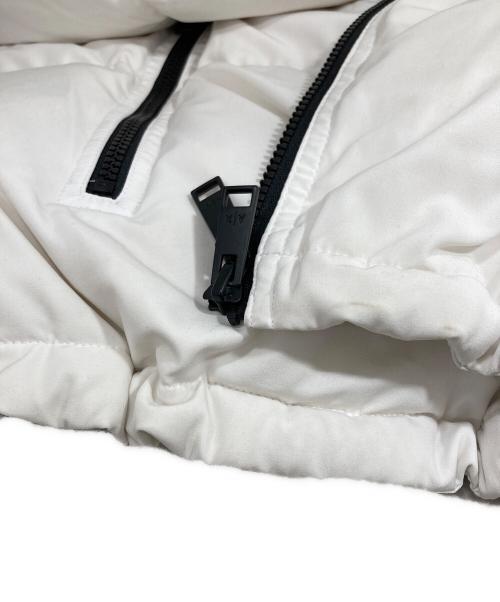 ARMANI EXCHANGE（アルマーニ エクスチェンジ）ARMANI EXCHANGE (アルマーニ エクスチェンジ) ダウンジャケット ホワイト サイズ:Lの古着・服飾アイテム