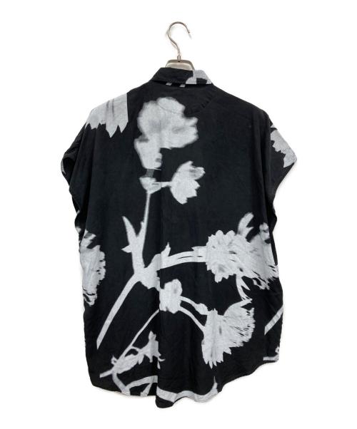 PAUL SMITH（ポールスミス）PAUL SMITH (ポールスミス) SCREEN FLORALノースリーブシャツ ブラック サイズ:LARGEの古着・服飾アイテム