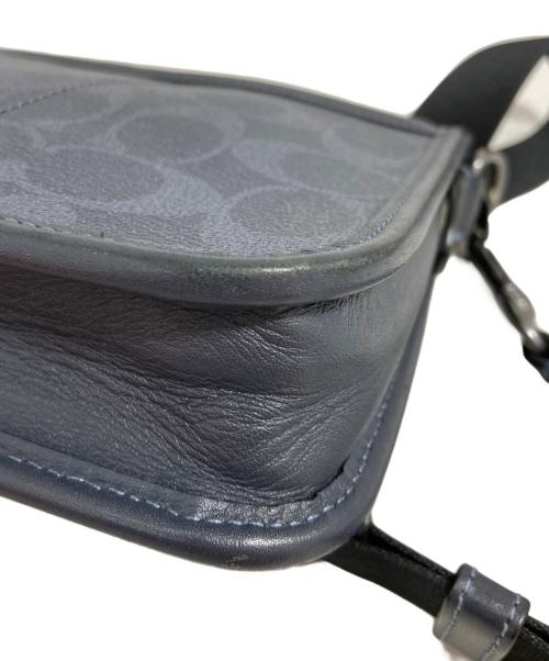 COACH（コーチ）COACH (コーチ) シグネチャーショルダーバッグ ネイビーの古着・服飾アイテム