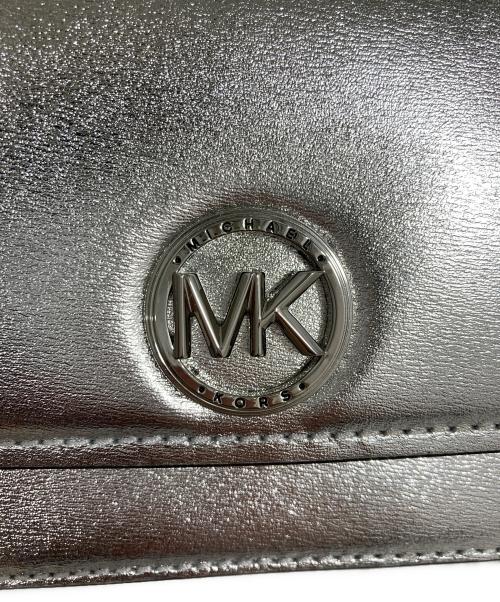 MICHAEL MICHAEL KORS（マイケル マイケルコース）MICHAEL MICHAEL KORS (マイケル マイケルコース) DELANCEY トップ ハンドルチェーン クロスボディ シルバーの古着・服飾アイテム