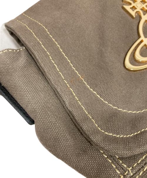 Vivienne Westwood（ヴィヴィアンウエストウッド）Vivienne Westwood (ヴィヴィアンウエストウッド) オーブ ショルダーバッグ カーキの古着・服飾アイテム