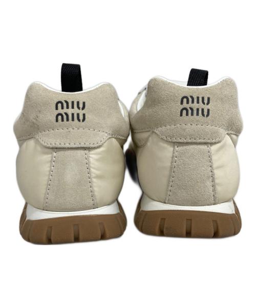 MIU MIU（ミュウミュウ）MIU MIU (ミュウミュウ) Tyre テクニカルファブリックxスエード スニーカー ホワイト サイズ:37の古着・服飾アイテム