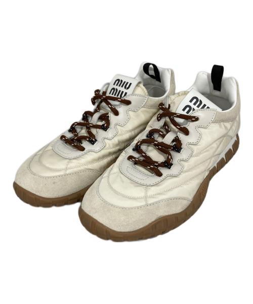 MIU MIU（ミュウミュウ）MIU MIU (ミュウミュウ) Tyre テクニカルファブリックxスエード スニーカー ホワイト サイズ:37の古着・服飾アイテム
