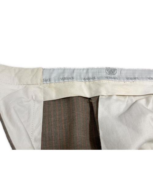 GIANNI VERSACE（ジャンニ・ヴェルサーチ）GIANNI VERSACE (ジャンニ・ヴェルサーチ) セットアップスーツ ベージュ サイズ:　の古着・服飾アイテム