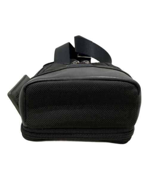 TUMI（トゥミ）TUMI (トゥミ) FIFE SLIM SLING BAG ブラックの古着・服飾アイテム