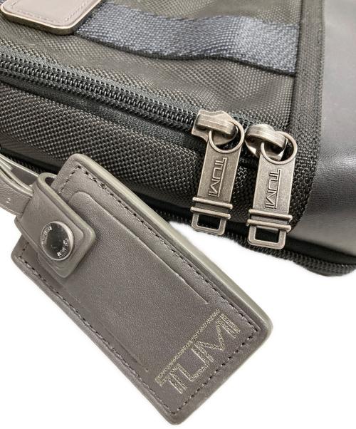 TUMI（トゥミ）TUMI (トゥミ) FIFE SLIM SLING BAG ブラックの古着・服飾アイテム