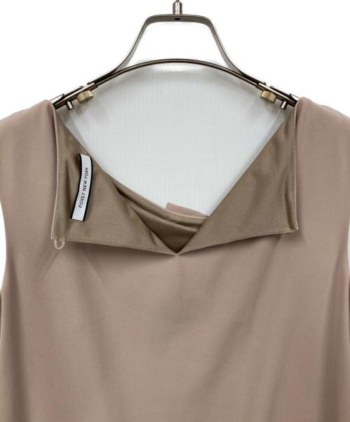 FOXEY NEWYORK（フォクシーニューヨーク）FOXEY NEWYORK (フォクシーニューヨーク) ワンピース ベージュ サイズ:38の古着・服飾アイテム