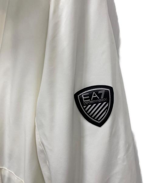 EMPORIO ARMANI（エンポリオアルマーニ）EMPORIO ARMANI (エンポリオアルマーニ) ナイロンフードジャケット ホワイト サイズ:Ｍ 未使用品の古着・服飾アイテム