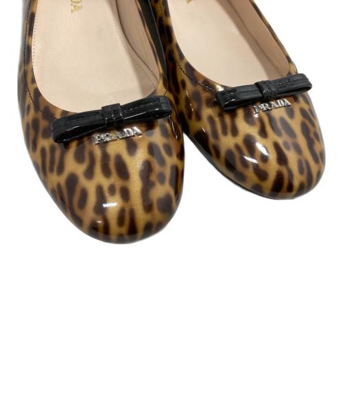 PRADA（プラダ）PRADA (プラダ) フラットパンプス ブラウン サイズ:38.5の古着・服飾アイテム