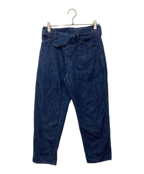 COMOLI（コモリ）COMOLI (コモリ) ベルテッドデニムパンツ インディゴの古着・服飾アイテム