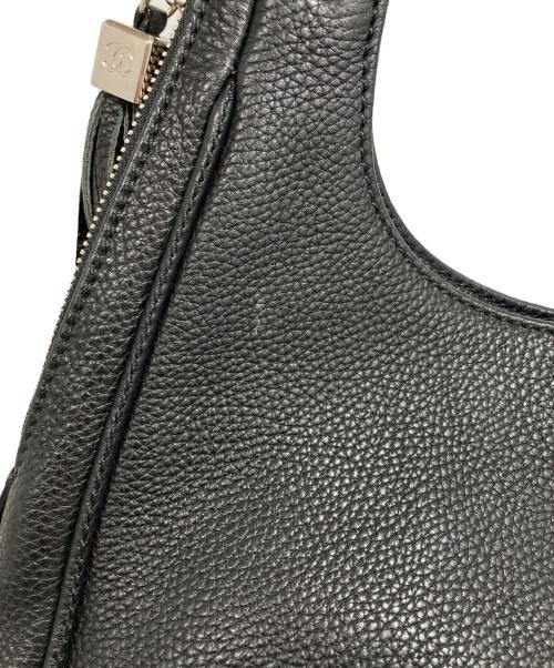 CHANEL（シャネル）CHANEL (シャネル) フリンジチャームショルダーバッグ ブラックの古着・服飾アイテム