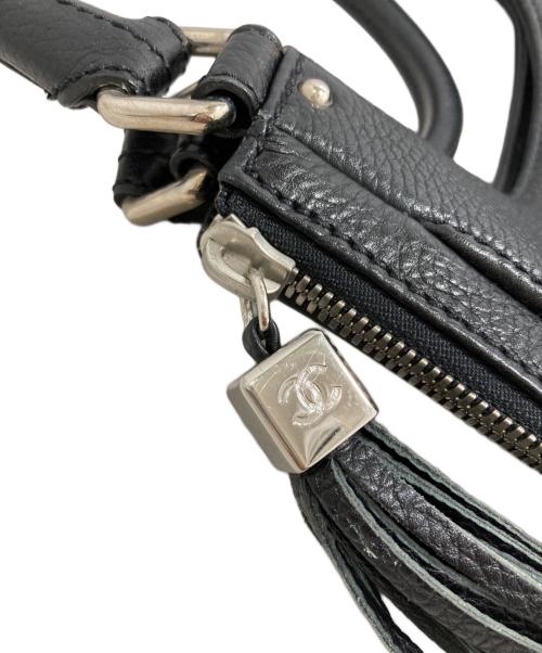 CHANEL（シャネル）CHANEL (シャネル) フリンジチャームショルダーバッグ ブラックの古着・服飾アイテム