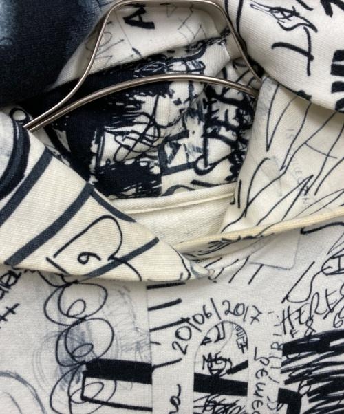 MM6 Maison Margiela（エムエムシックスメゾンマルジェラ）MM6 Maison Margiela (エムエムシックスメゾンマルジェラ) 落書きパーカー ベージュ サイズ:XSの古着・服飾アイテム