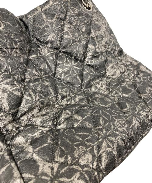 CHANEL（シャネル）CHANEL (シャネル) ココマークチェーンショルダーバッグ グレーの古着・服飾アイテム