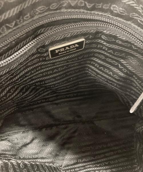 PRADA（プラダ）PRADA (プラダ) ナイロンショルダーバッグ ブラックの古着・服飾アイテム