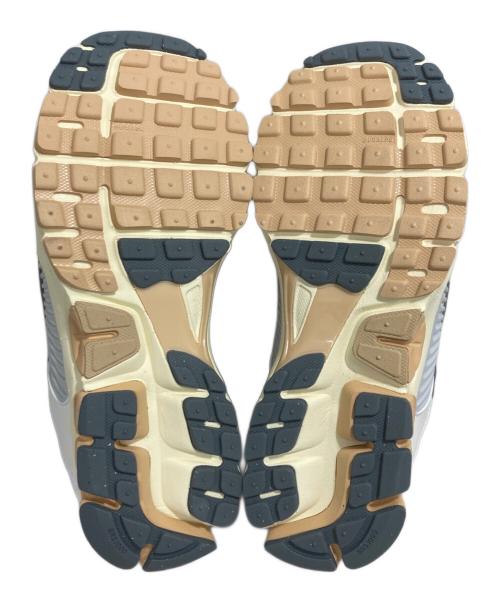 NIKE（ナイキ）NIKE (ナイキ) WMNS ZOOM VOMERO 5 ホワイト サイズ:27 未使用品の古着・服飾アイテム