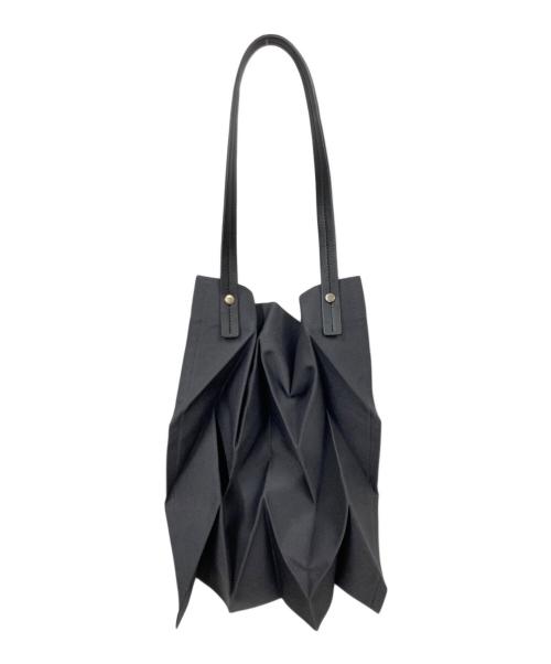ISSEY MIYAKE（イッセイミヤケ）ISSEY MIYAKE (イッセイミヤケ) ittala (イッタラ) 折りたたみプリーツトートバッグ グレーの古着・服飾アイテム