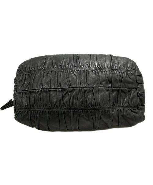 PRADA（プラダ）PRADA (プラダ) nappa gaufreハンドバッグ ブラックの古着・服飾アイテム