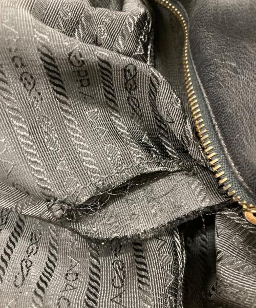 PRADA（プラダ）PRADA (プラダ) nappa gaufreハンドバッグ ブラックの古着・服飾アイテム