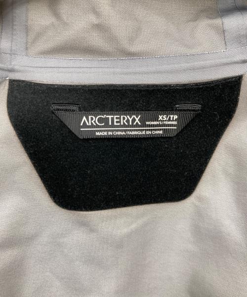 ARC'TERYX（アークテリクス）ARC'TERYX (アークテリクス) ANDRA COAT WOMEN’S ベージュ サイズ:XSの古着・服飾アイテム