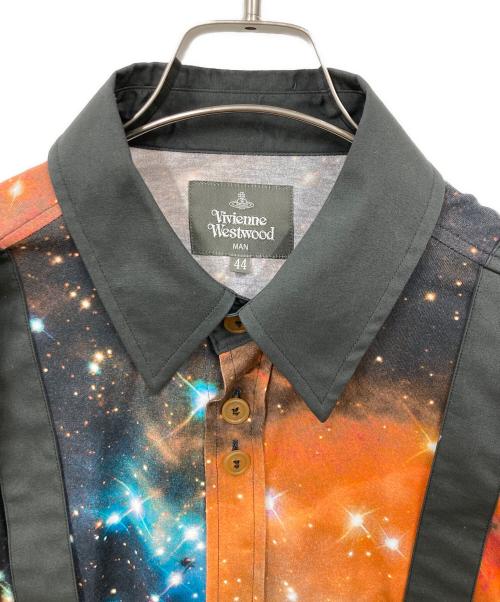 Vivienne Westwood（ヴィヴィアンウエストウッド）Vivienne Westwood (ヴィヴィアンウエストウッド) サスペンダーシャツ ブラック×オレンジ サイズ:44の古着・服飾アイテム