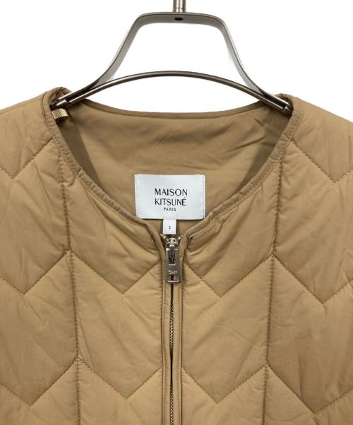 maison kitsune（メゾンキツネ）maison kitsune (メゾンキツネ) キルテッド ジャケット ベージュ サイズ:Ｓの古着・服飾アイテム